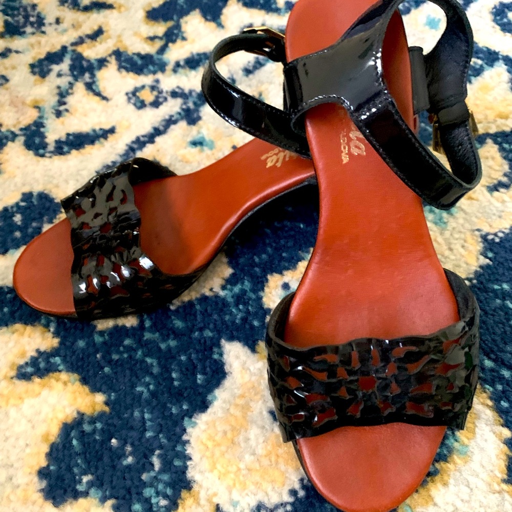 Heels 👠 sandals. Leather, very good condition, well maintained.